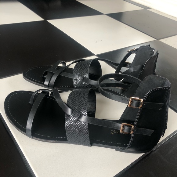 2/$40⚡️ NWT Black ‘Elettra’ Flat Sandals - Picture 2 of 8